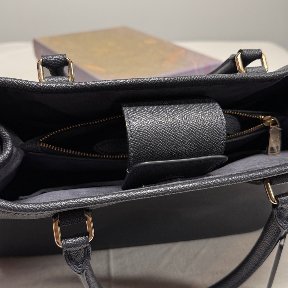 Coach Bag - Picture 6 of 9
